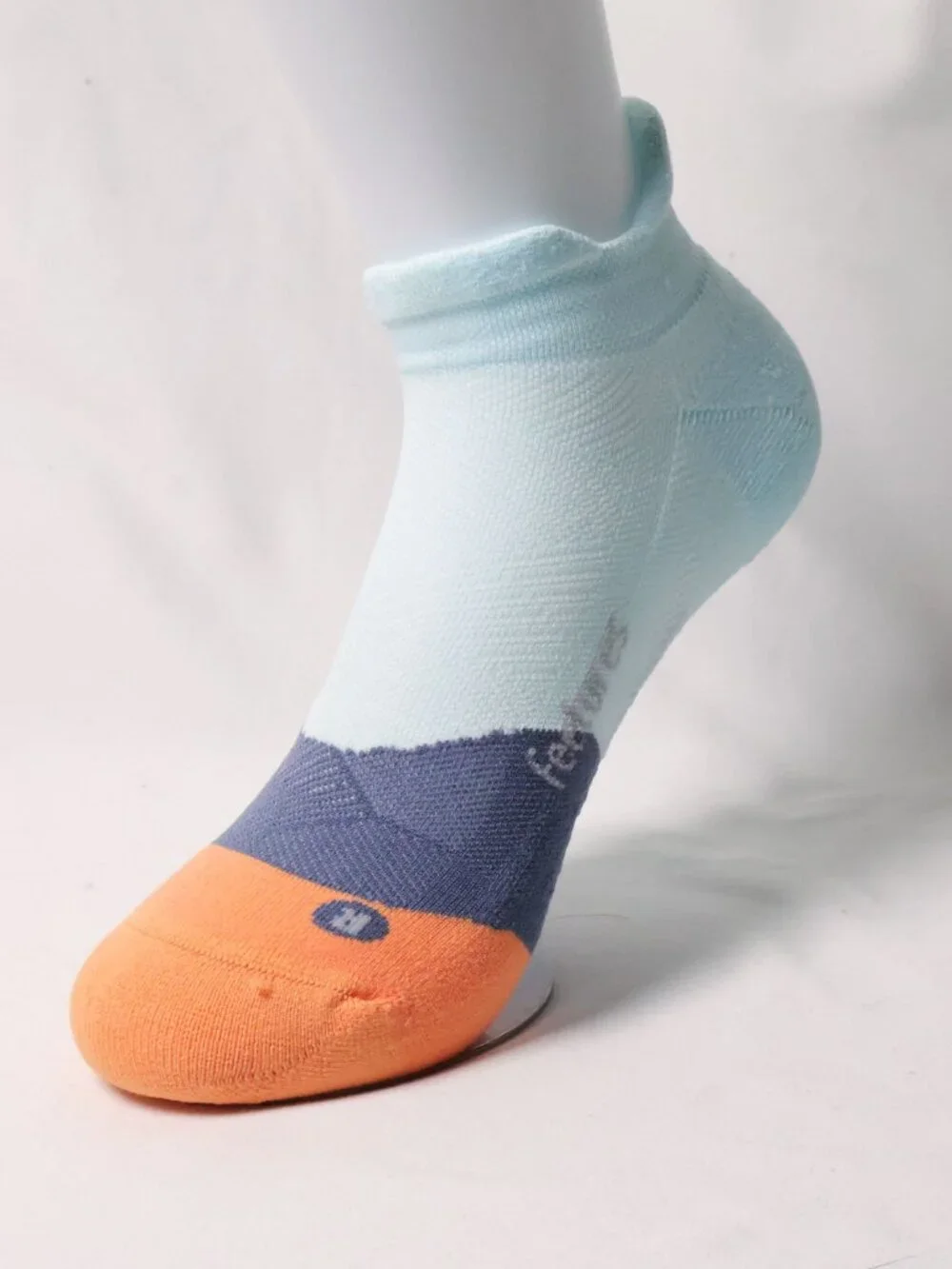 [Size M] Feetures Ankle Socks Thick Tab Running Sock